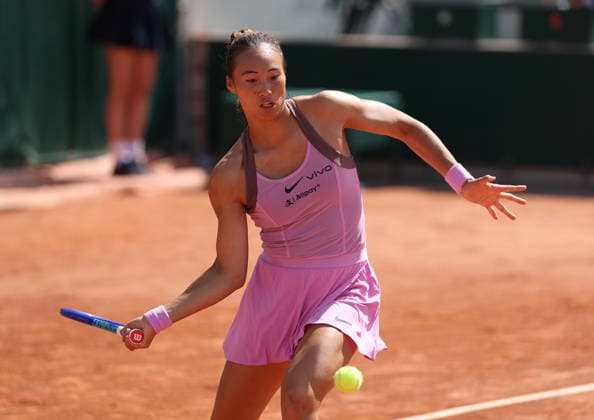 May 25, 2026, Paris, Ile De France, France: QINWEN ZHENG of China during the match against M. Chwalinska of Poland in the first round of tennis tournament Roland Garros, Paris, France. Paris France - ZUMAc278 20260525_zsp_c278_005 Copyright: xMarcinxCholewinskix