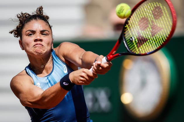 May 25, 2026, Paris, France, France: Jasmine PAOLINI of Italy during the second day of the Roland-Garros 2026, French Open 2026, Grand Slam tennis tournament at Roland-Garros Stadium on May 25, 2026 in Paris, France. Roland Garros 2026 - Day 2  - ZUMAm308 20260525_zsp_m308_006 Copyright: xMatthieuxMirvillex