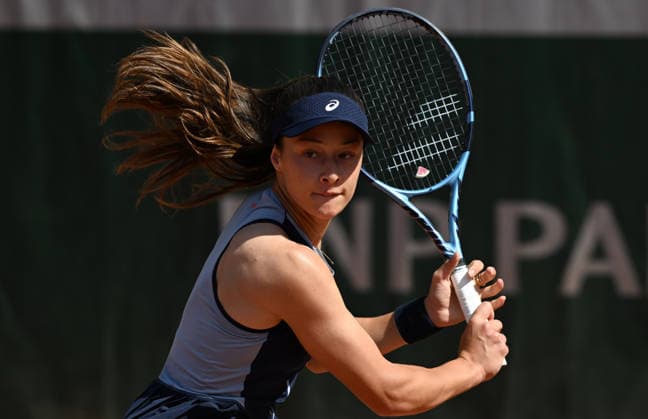 2026 French Open, Roland-Garros - Day 2 PARIS, FRANCE - MAY 25: Daria Kasatkina (not seen) of Australia in action against Zeynep Sonmez of Turkiye during the Women s Singles first round match on Day Two of the 2026 French Open at Roland Garros Stadium on May 25, 2026 in Paris, France. Burak Akbulut Anadolu Paris France. Editorial use only. Please get in touch for any other usage.  Copyright: x2026xAnadoluxBurakxAkbulutx