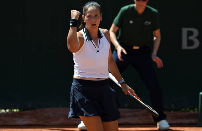 2026 French Open, Roland-Garros - Day 2 PARIS, FRANCE - MAY 25: Daria Kasatkina of Australia in action against Zeynep Sonmez (not seen) of Turkiye during the Women s Singles first round match on Day Two of the 2026 French Open at Roland Garros Stadium on May 25, 2026 in Paris, France. Burak Akbulut Anadolu Paris France. Editorial use only. Please get in touch for any other usage.  Copyright: x2026xAnadoluxBurakxAkbulutx