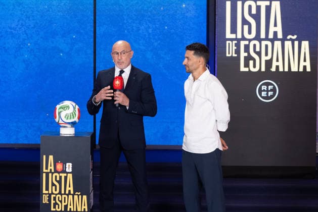 May 25, 2026, Madrid, Madrid, Spain: Luis de la Fuente, head coach of Spain, attends his press conference, PK, Pressekonferenz to announce the squad list for the World Cup 2026 at Edificio Telefonica on May 25, 2026, Madrid, Spain. Press Conference Luis De La Fuente - World Cup 2026  - ZUMAa181 20260525_zaa_a181_024 Copyright: xDennisxAgyemanx