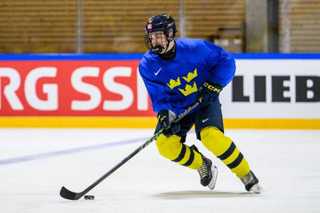 260525 Viggo Björck of Sweden at a practice session during the 2026 IIHF Ice Hockey World Championship on May 25, 2026 in Fribourg Photo Jesper Zerman BILDBYRAN kod JZ JZ0728 ishockey ice hockey ishockey vm 2026 vm 2026 iihf world championship träning practice sverige sweden day 11 bbeng  Copyright: JESPERxZERMAN BB260525JZ026