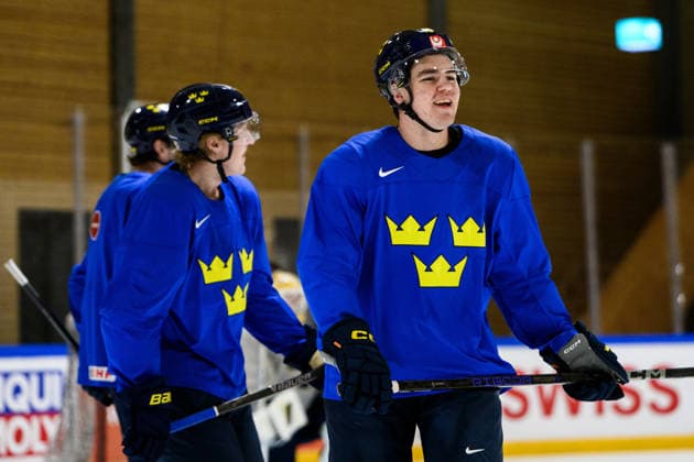 260525 Anton Frondell of Sweden at a practice session during the 2026 IIHF Ice Hockey World Championship on May 25, 2026 in Fribourg Photo Jesper Zerman BILDBYRAN kod JZ JZ0728 ishockey ice hockey ishockey vm 2026 vm 2026 iihf world championship träning practice sverige sweden day 11 bbeng  Copyright: JESPERxZERMAN BB260525JZ039