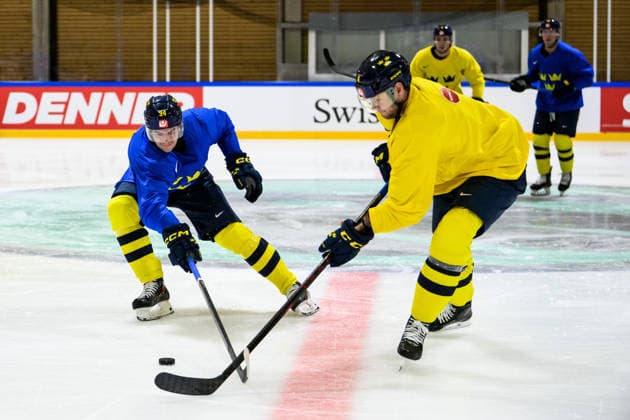 260525 Albert Johansson and Jacob Larsson of Sweden at a practice session during the 2026 IIHF Ice Hockey World Championship on May 25, 2026 in Fribourg Photo Jesper Zerman BILDBYRAN kod JZ JZ0728 ishockey ice hockey ishockey vm 2026 vm 2026 iihf world championship träning practice sverige sweden day 11 bbeng  Copyright: JESPERxZERMAN BB260525JZ044