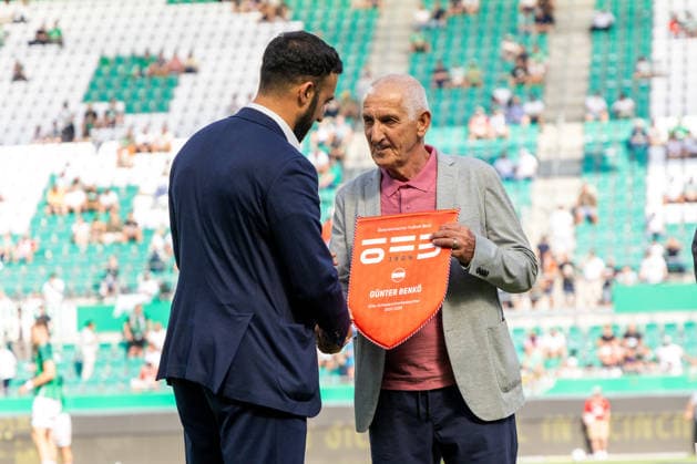 SOCCER - BL, Rapid vs Ried VIENNA,AUSTRIA,25.MAY.26 - SOCCER - ADMIRAL Bundesliga, Europacup play off, SK Rapid Wien vs SV Ried. Image shows Ali Hofmann (OEFB) and Guenter Benkoe.  GEPAxpictures xPhilippxBrem