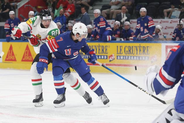 25 05 2026 Swiss Life Arena Zurich , SWITZERLAND, Mens Ice Hockey IIHF World Championship Zurich 2026 Group A USA HUN Balazs Sebok li,HUN vs Ryan Ufko USA