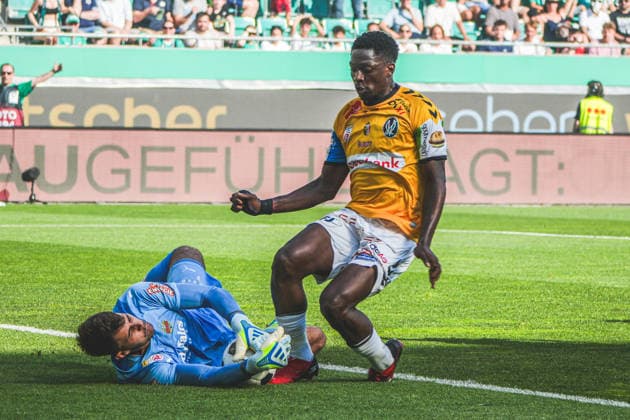 Football Austria, Admiral Bundesliga European Cup Playoff Final ECL 2025 2026, SK Rapid Wien vs SV Oberbank Ried Allianz Stadion Weststadion, Vienna Hütteldorf Niklas Hedl SK Rapid Wien , Kingstone Mutandwa SV Oberbank Ried Copyright: xLukasxBierederx