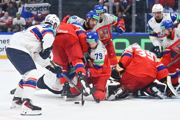 From left Petter Vesterheim of Norway, Ondrej Beranek and Tomas Galvas of Czech Republic and goalkeeper Dominik Pavlat of Czech Reppublic in action during the IIHF World Championship, WM, Weltmeisterschaft Group B match Czech Republic vs Norway on May 25, 2026, Fribourg, Switzerland. (CTKxPhoto RadekxPetrasek) CTKPhotoP2026052505772  CTKPhotoP2026052505772