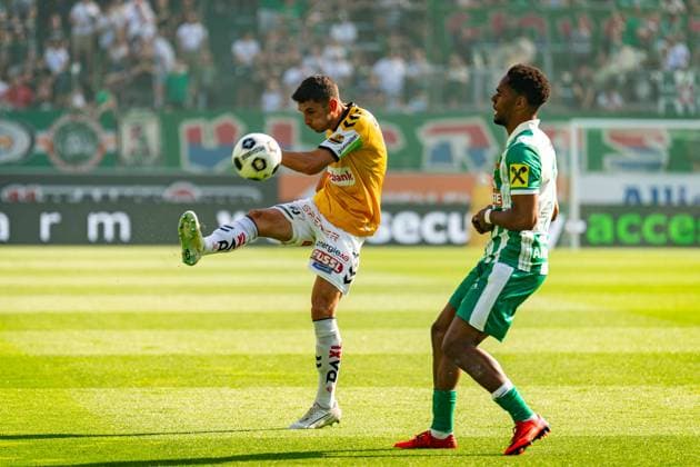SOCCER - BL, Rapid vs Ried VIENNA,AUSTRIA,25.MAY.26 - SOCCER - ADMIRAL Bundesliga, Europacup play off, SK Rapid Wien vs SV Ried. Image shows Ante Bajic (Ried) and Petter Nosa Dahl (Rapid).  GEPAxpictures xKevinxHackner