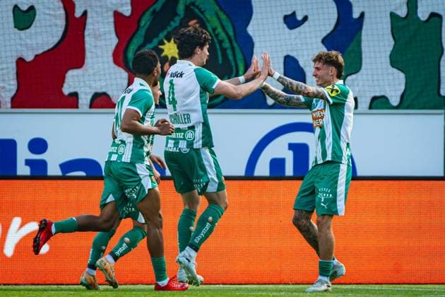 SOCCER - BL, Rapid vs Ried VIENNA,AUSTRIA,25.MAY.26 - SOCCER - ADMIRAL Bundesliga, Europacup play off, SK Rapid Wien vs SV Ried. Image shows the rejoicing of Petter Nosa Dahl, Jakob Schoeller and Bendeguz Bolla (Rapid).  GEPAxpictures xKevinxHackner