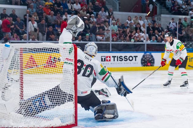 ZURICH, SWITZERLAND - MAY 25: Adam Vay (Hungary, 30) safes the puck during the Preliminary Round - Group A Match 47 between United States and Hungary at the IIHF Ice hockey, Eishockey World Championship, WM, Weltmeisterschaft 2026, Swiss Life Arena on May 25, 2026 in Zurich, Switzerland. Zurich Switzerland Copyright: xTimoxSteinx