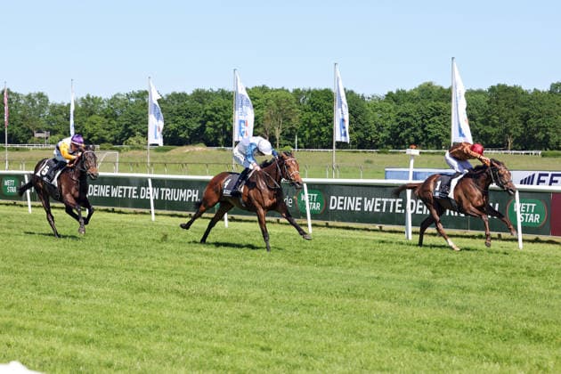 25 05 2026, Hanover, Lower Saxony, GER Alpenveilchen with Bauyrzhan Murzabayev wins at Hanover racecourse, Neue Bult 260525D974HANNOVER JPG