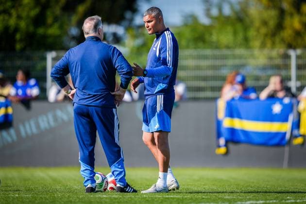 NOORDWIJK , 25-05-2026 , Sportpark S.J.C. , season 2025 2026 , Curacao Dutch International football , Training session Curacao in preparation for FIFA World Cup, WM, Weltmeisterschaft, Fussball 2026 , picture shows Curacao Trainer Coach Dick Advocaat and Curacao assistent-trainer Giovanni Franken Training Curacao 25-05-2026  x203963804x Copyright: