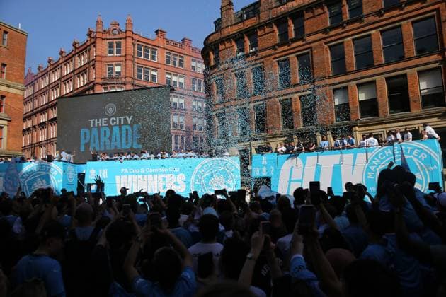 A general view of the parade Manchester City Carabao Cup and FA Cup trophy Parade, Premier League, Football, Manchester, UK - 25 May 2026Manchester United Kingdom EDITORIAL USE ONLY No use with unauthorised audio, video, data, fixture lists, club league logos or live services. Online in-match use limited to 120 images, no video emulation. No use in betting, games or single club league player publications.  Copyright: xPhilxOldham Shutterstockx 16889909r