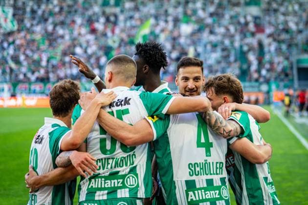 SOCCER - BL, Rapid vs Ried VIENNA,AUSTRIA,25.MAY.26 - SOCCER - ADMIRAL Bundesliga, Europacup play off, SK Rapid Wien vs SV Ried. Image shows the rejoicing of Matthias Seidl, Nenad Cvetkovic, Serge Philippe Raux Yao, Jakob Schoeller, Ercan Kara and Bendeguz Bolla (Rapid).  GEPAxpictures xKevinxHackner