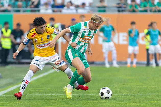 SOCCER - BL, Rapid vs Ried VIENNA,AUSTRIA,25.MAY.26 - SOCCER - ADMIRAL Bundesliga, Europacup play off, SK Rapid Wien vs SV Ried. Image shows Jussef Nasrawe (Ried) and Tobias Gulliksen (Rapid).  GEPAxpictures xPhilippxBrem