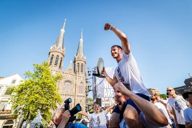 TILBURG, 25-05-2026, De Heuvel, Season 2025 2026, Dutch Keuken Kampioen Divisie eredivisie football, match between Tribute for Willem II Promotion to Eredivisie , picture shows celebration on the stage Nick Doodeman Tribute for Willem II Promotion to Eredivisie  x203964700x Copyright:
