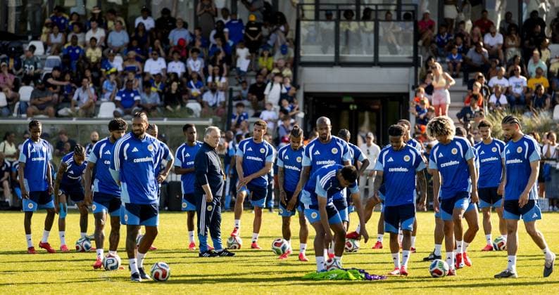 NOORDWIJK - Coach Dick Advocaat during a training session of the Curacao national team, Nationalteam on the SJC Noordwijk pitch. The team is preparing for the World Cup with a training camp, led by coach Dick Advocaat. KOEN VAN WEEL ANP xVIxANPxSportx xxANPxIVx 559331872 originalFilename: 559331872.jpg