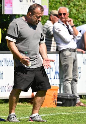 25 05 2026 Football season 2025 2026 Relegation Oberliga Bayernliga Bayernliga Landesliga FSV Stadeln FC Eintracht Münchberg xwoxzix Manfred Dedaj coach, FSV Stadeln angry dissatisfied