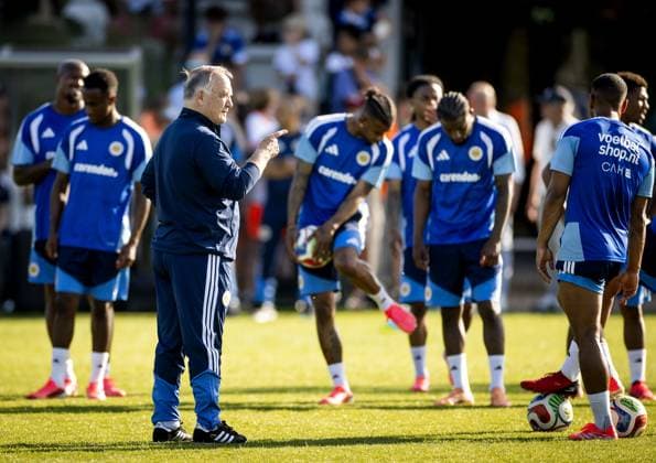 NOORDWIJK - Coach Dick Advocaat during a training session of the Curacao national team, Nationalteam on the SJC Noordwijk pitch. The team is preparing for the World Cup with a training camp, led by coach Dick Advocaat. KOEN VAN WEEL ANP xVIxANPxSportx xxANPxIVx 559332149 originalFilename: 559332149.jpg