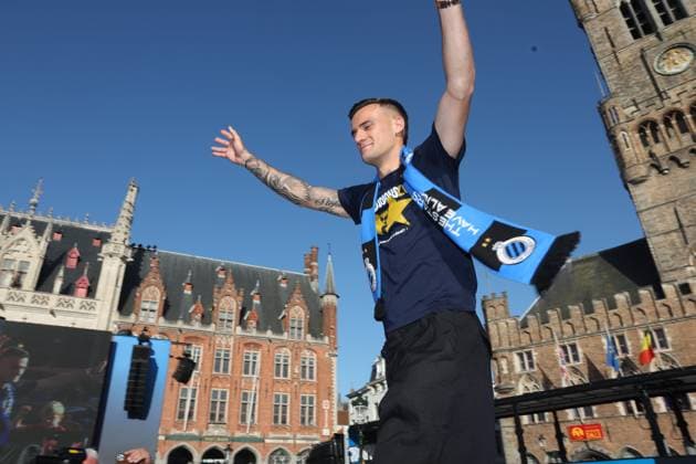 Club Brugge celebrating the Jupiler Pro League title 2026 with city parade BRUGGE, BELGIUM - MAY 25 : Stankovic Aleksandar midfielder of Club Brugge celebrating the winning of the Jupiler Pro League title 2025 - 2026 during a city parade towards the city centre and celebration ceremony at the Markt of Bruges. Club Brugge won the Belgian national soccer championship for the 20th time in the history of the club on May 25, 2026 in Brugge, Belgium, 25-05-26 Brugge Belgium  Copyright: xGbax
