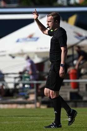 25 05 2025 Football season 2024 2025 Relegation Oberliga Bayernliga Bayernliga Landesliga ATSV Erlangen TSV Großbardorf LuPf xluxpfx Jonas Krzyzanowski Referee gives drinking break