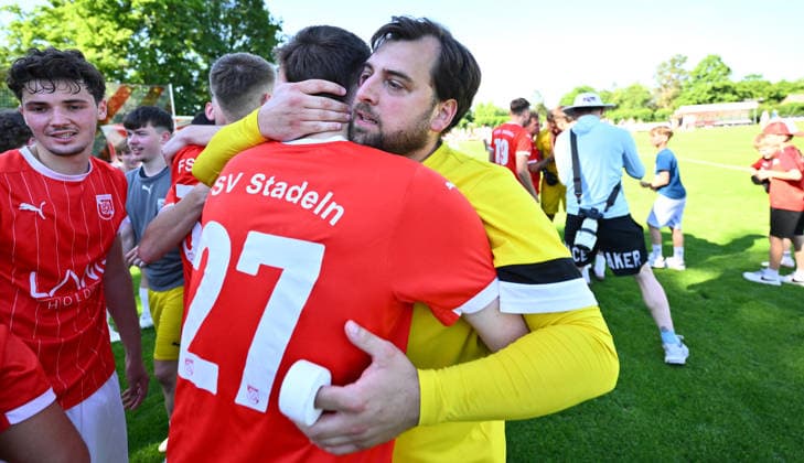 25 05 2026 Soccer season 2025 2026 Relegation Oberliga Bayernliga Bayernliga Landesliga FSV Stadeln FC Eintracht Münchberg xwoxzix Team Team Stadeln Cheering after the end of the match Manuel Doellfelder Doellfelder 31, FSV Stadeln