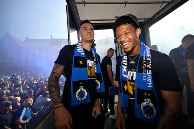 Club Brugge celebrating the Jupiler Pro League title 2026 with city parade BRUGGE, BELGIUM - MAY 25 : Stankovic Aleksandar midfielder of Club Brugge and the players of Club Brugge celebrating the winning of the Jupiler Pro League title 2025 - 2026 during a city parade towards the city centre and celebration ceremony at the Markt of Bruges. Club Brugge won the Belgian national soccer championship for the 20th time in the history of the club on May 25, 2026 in Brugge, Belgium, 25 05 2026 Brugge Belgium  Copyright: xNicoxVereeckenx
