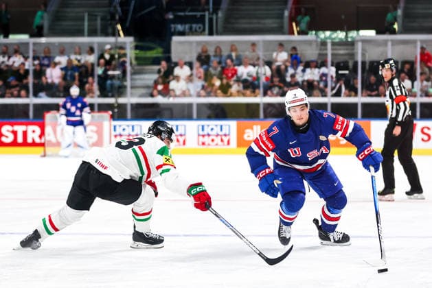 Ice hockey, Eishockey - IIHF WC 2026 ZURICH,SWITZERLAND,25.MAY.26 - ICE HOCKEY - IIHF Ice Hockey World Championship, WM, Weltmeisterschaft 2026, group stage, USA vs Hungary. Image shows Krisztian Nagy (HUN) and Ryan Ufko (USA).  GEPAxpictures xMaticxKlansek