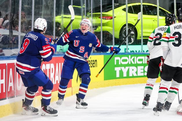 Ice hockey, Eishockey - IIHF WC 2026 ZURICH,SWITZERLAND,25.MAY.26 - ICE HOCKEY - IIHF Ice Hockey World Championship, WM, Weltmeisterschaft 2026, group stage, USA vs Hungary. Image shows the rejoicing of Ryan Leonard (USA) and Max Plante (USA).  GEPAxpictures xMaticxKlansek