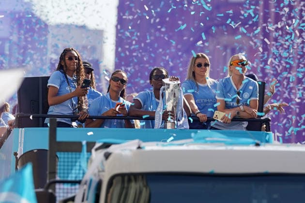 Manchester City Parade in Manchester MANCHESTER, UNITED KINGDOM - MAY 25: Manchester City’s players celebrate the Women’s Super League trophy during an open-top bus parade through the streets of Manchester on 25 May 2026. Ioannis Alexopoulos Anadolu Manchester United, ManU Kingdom. Editorial use only. Please get in touch for any other usage.  Copyright: x2026xAnadoluxIoannisxAlexopoulosx