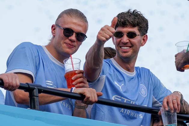 Manchester City Parade in Manchester MANCHESTER, UNITED KINGDOM - MAY 25: Manchester City’s players celebrate FA Cup and Carabao cup during an open-top bus parade through the streets of Manchester on 25 May 2026. Ioannis Alexopoulos Anadolu Manchester United, ManU Kingdom. Editorial use only. Please get in touch for any other usage.  Copyright: x2026xAnadoluxIoannisxAlexopoulosx