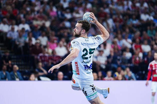 Throw Goal Ludwig Jurmala Astroem Frisch Auf Goeppingen, 25 GER, Handball Sport Verein Hamburg vs Frisch Auf Goeppingen, Handball, 1 Bundesliga, Matchday 32, Season 2025 2026, 25 05 2026 GER, Handball Sport Verein Hamburg vs Frisch Auf Goeppingen, Handball, 1 Bundesliga, Matchday 32, Season 2025 2026, 25 05 2026 Hamburg Copyright: xEibner-Pressefoto MarcelxvonxFehrnx EP_MFN