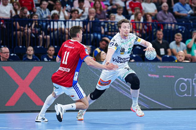 Nicolaj Jorgensen Handball Sport Verein Hamburg, 11 , Erik Persson Frisch Auf Goeppingen, 22 GER, Handball Sport Verein Hamburg vs Frisch Auf Goeppingen, Handball, 1 Bundesliga, Matchday 32, Season 2025 2026, 25 05 2026 GER, Handball Sport Verein Hamburg vs Frisch Auf Goeppingen, Handball, 1 Bundesliga, Matchday 32, Season 2025 2026, 25 05 2026 Hamburg Copyright: xEibner-Pressefoto MarcelxvonxFehrnx EP_MFN