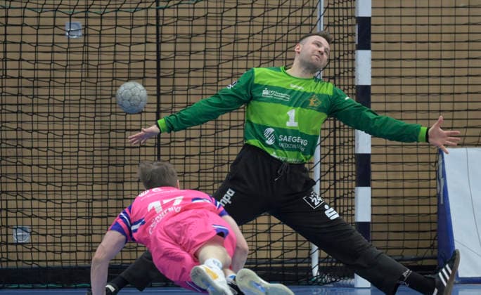 25 05 2026, Dresdens goalkeeper Marino Mallwitz and Dormagens Felix Böckenholt, Handball, 2 Bundesliga, HC ELbflorenz Dresden TSV Bayer Dormagen, c Dresden