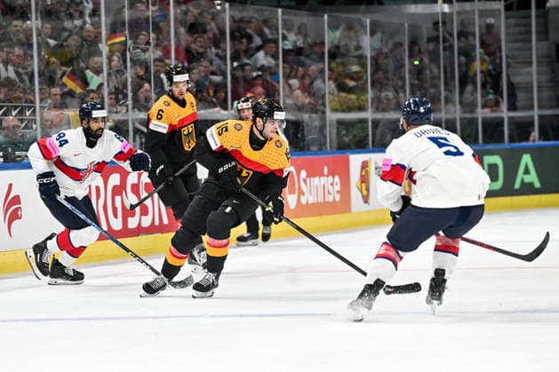 ZURICH, SWITZERLAND MAY 25 Stefan Loibl of Germany in action during the 2026 IIHF Ice Hockey World Championship Switzerland game between Germany and Great Britain at Swiss Life Arena on May 25, 2026 in Zurich, Zurich Zurich Swiss Life Arena Zurich Switzerland Switzerland Copyright: xJustPictures.ch AndreaxBrancax jp-en-EuSpIm-JP7_ANB_Sui_Hung_25052026_5655