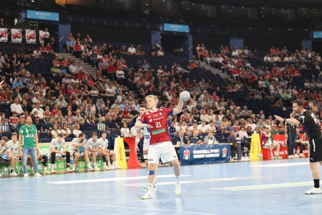 Handball Daikin Handball Bundesliga 2025 2026 Handball Sport Verein Hamburg vs FA Göppingen Frederik Bo Andersen Hamburg ,7meter, successful, Barclays Arena Hamburg