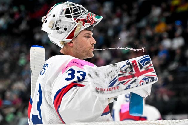 ZURICH, SWITZERLAND MAY 25 goalkeeper Ben Bowns of Great Britain takes a break during the 2026 IIHF Ice Hockey World Championship Switzerland game between Germany and Great Britain at Swiss Life Arena on May 25, 2026 in Zurich, Zurich Zurich Swiss Life Arena Zurich Switzerland Copyright: xJustPictures.ch AndreaxBrancax jp-en-EuSpIm-JP7_ANB_Sui_Hung_25052026_5754