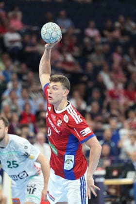 Handball Daikin Handball Bundesliga 2025 2026 Handball Sport Verein Hamburg vs FA Göppingen Nicolaj Jï¿½rgensen Joergensen Hamburg ,7meter, successful, Barclays Arena Hamburg