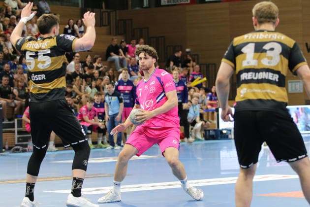 25 05 2026 Handball Men 2025 2026 2 Handball Bundesliga 32 Matchday HC Elbflorenz 2006 TSV Bayer Dormagen BallsportArena Dresden Krischa Leis Dormagen, 7, pink on the ball Dresden Saxony Germany