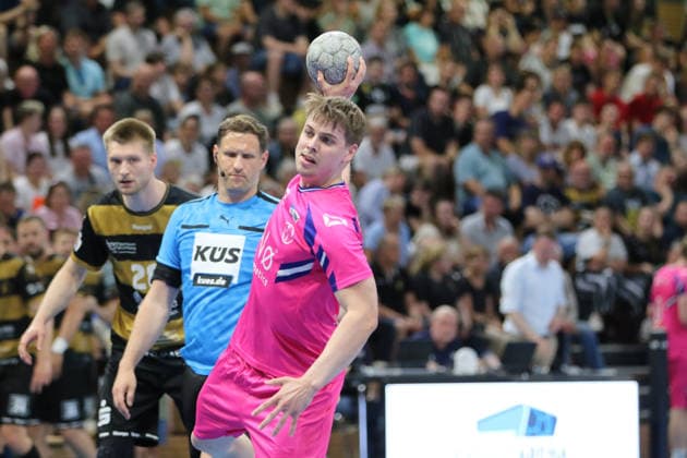 25 05 2026 Handball Men 2025 2026 2 Handball Bundesliga 32 Matchday HC Elbflorenz 2006 TSV Bayer Dormagen BallsportArena Dresden Felix Böckenholt Dormagen, 17, pink on seven-meter Dresden Saxony Germany