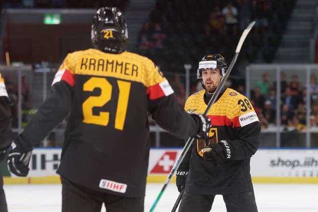 25 05 2026 Swiss Life Arena Zurich , SWITZERLAND, Mens Ice Hockey IIHF World Championship Zurich 2026 Group A GER GBR Goal celebration Nicolas Krammer Fabio Wagner GER after scoring 3 0