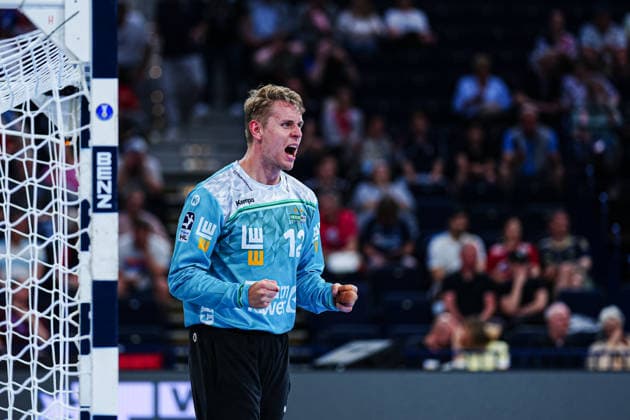 Cheers after Kristian Saeveras parade Frisch Auf Goeppingen, 12 GER, Handball Sport Verein Hamburg vs Frisch Auf Goeppingen, Handball, 1 Bundesliga, Matchday 32, Season 2025 2026, 25 05 2026 GER, Handball Sport Verein Hamburg vs Frisch Auf Goeppingen, Handball, 1 Bundesliga, Matchday 32, Season 2025 2026, 25 05 2026 Hamburg Copyright: xEibner-Pressefoto MarcelxvonxFehrnx EP_MFN