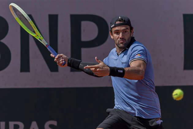 2026 French Open - Day Two Matteo Berrettini returns the ball against Marton Fucsovics during the Roland Garros Grand Slam Tournament on May 25, 2026, in Paris, France. Paris France  Copyright: xRobertxSzaniszlox originalFilename:szaniszlo-notitle260525_nprow.jpg