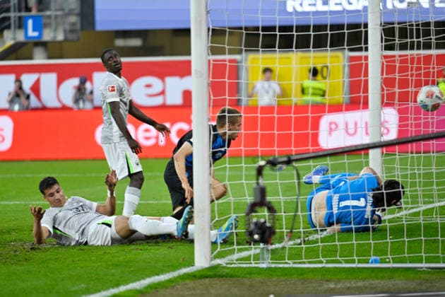 Paderborn, Home Deluxe Arena, 25 05 26, GER, Herren, Relegation, Saison 2025 2026, SC Paderborn 07 VfL Wolfsburg Bild Filip BILBIJA Paderborn macht das Tor zum 1 1 DFL regulations prohibit any use of photographs as image sequences and or quasi video NRW Deutschland