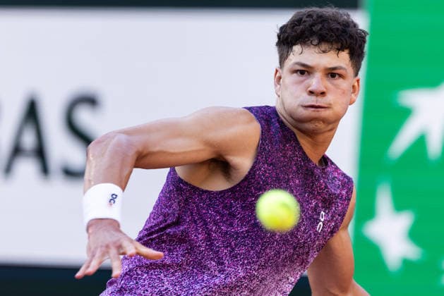 2026 French Open - Day Two Ben Shelton competes in his men s singles match against Daniel Merida on day 2 of the French Open tennis tournament on Court Philippe-Chatrier at the Roland-Garros Complex in Paris, France, on may 25, 2026. Paris France  Copyright: xIbrahimxEzzatx originalFilename:ezzat-notitle260525_npwe3.jpg