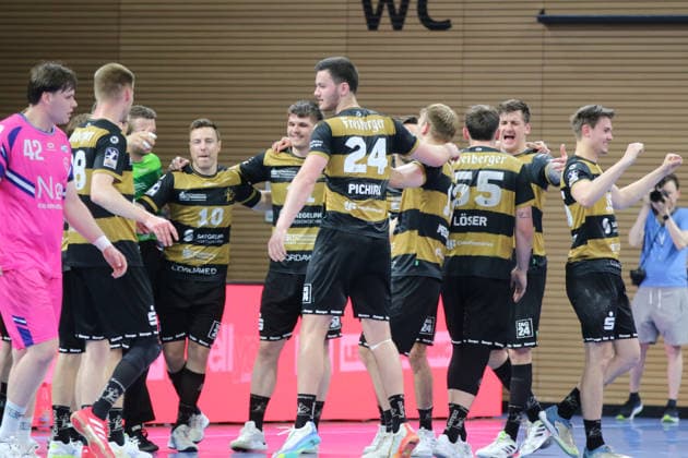 25 05 2026 Handball Men 2025 2026 2 Handball Bundesliga 32 Matchday HC Elbflorenz 2006 TSV Bayer Dormagen BallsportArena Dresden HC Elbflorenz cheers after the game about the home win Dresden Saxony Germany