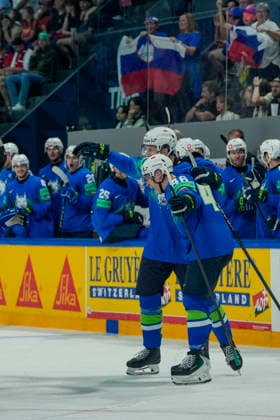 FRIBOURG, SWITZERLAND MAY 25 Matic Torok of Slovenia R celebrates his goal during the 2026 IIHF Ice Hockey World Championship Switzerland game between Slovenia and Italy at BCF Arena on May 25, 2026 in Fribourg, Fribourg Fribourg BCF Arena Fribourg Switzerland Copyright: xJustPictures.ch JarixPestelaccix jp-en-EuSpIm-JP6_JAR_Slovenia_Italy_25May2026_00047-2