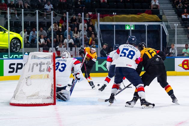 ZURICH, SWITZERLAND - MAY 25: Parker Tuomie (Germany, 62) during the Preliminary Round - Group A Match 49 between Germany and Great Britain at the IIHF Ice hockey, Eishockey World Championship, WM, Weltmeisterschaft 2026, Swiss Life Arena on May 25, 2026 in Zurich, Switzerland. Zurich Switzerland Copyright: xTimoxSteinx