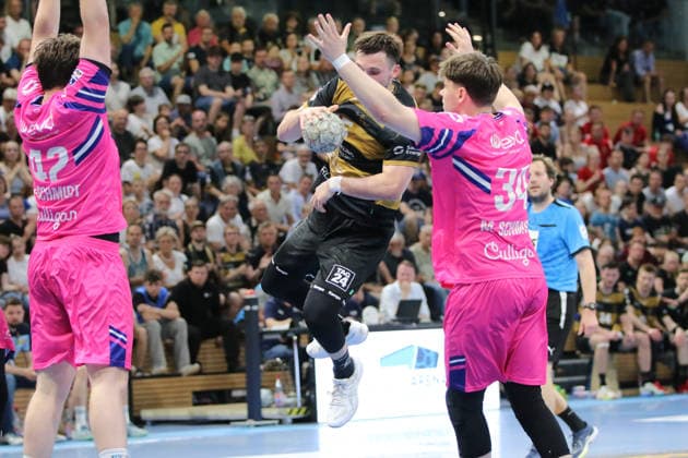 25 05 2026 Handball Men 2025 2026 2 Handball Bundesliga 32 Matchday HC Elbflorenz 2006 TSV Bayer Dormagen BallsportArena Dresden Maximilian Schmidt Dormagen, 34, pink in the Dell with Timo Löser Dresden, 55, black and gold Dresden Saxony Germany